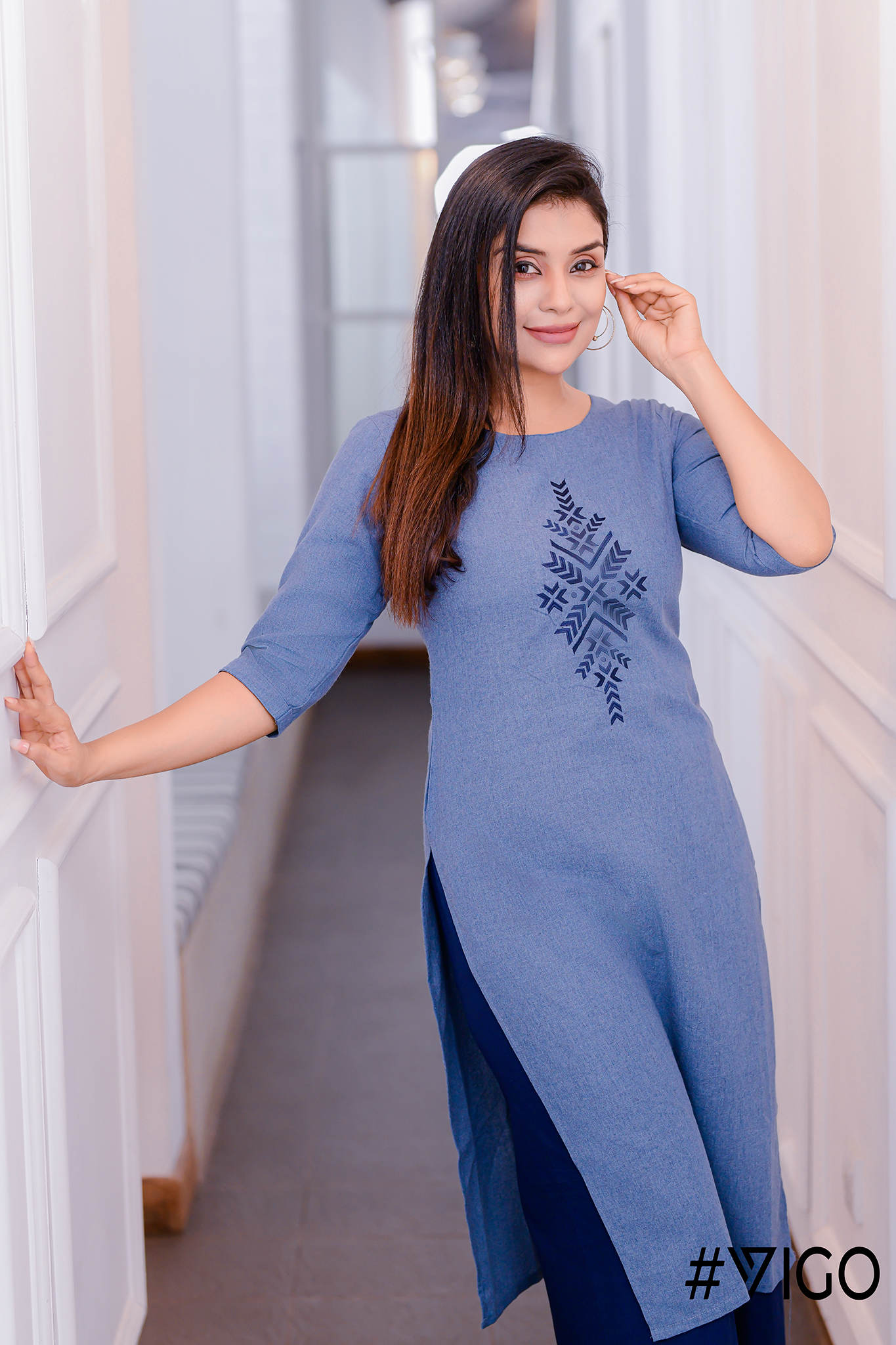 Embroidered Classic Kurti in Tranquil