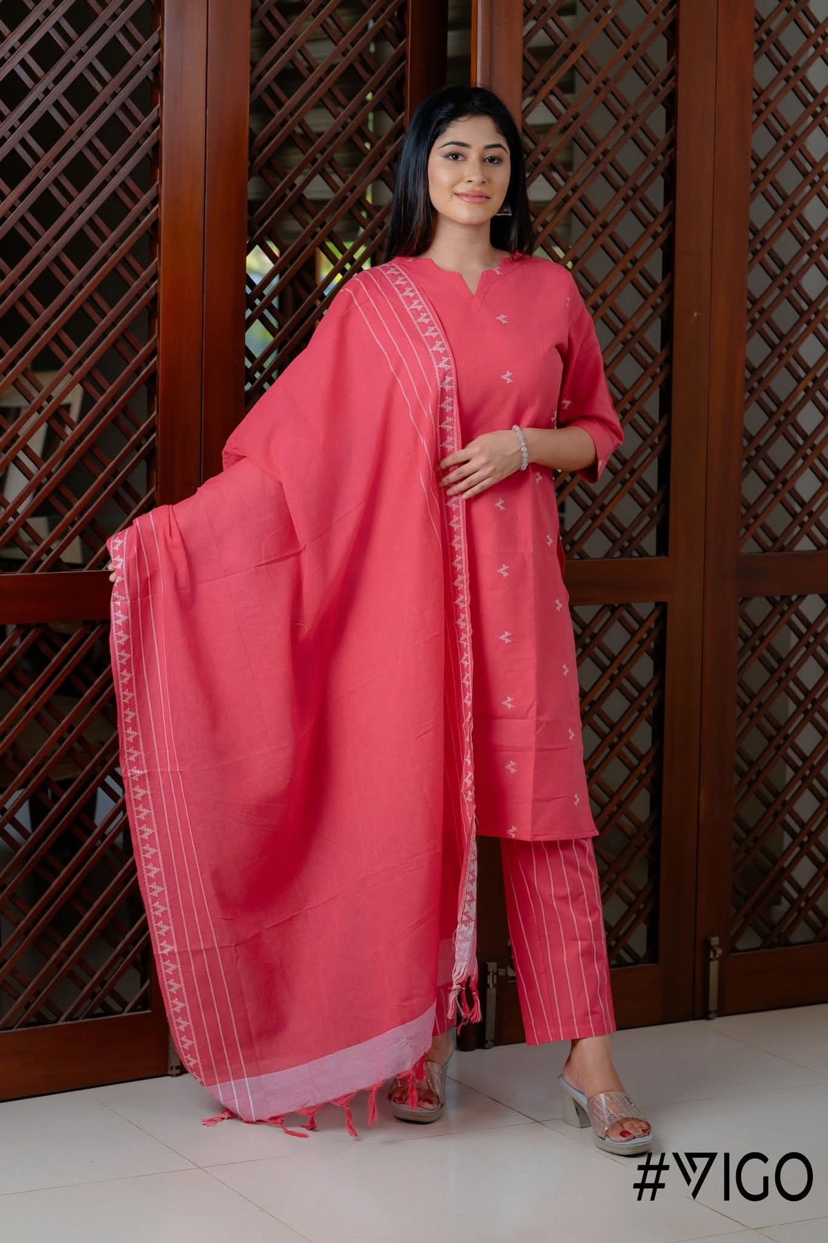 VIGO ELEGANCE PINK & WHITE FULLY COTTON KURTA SET