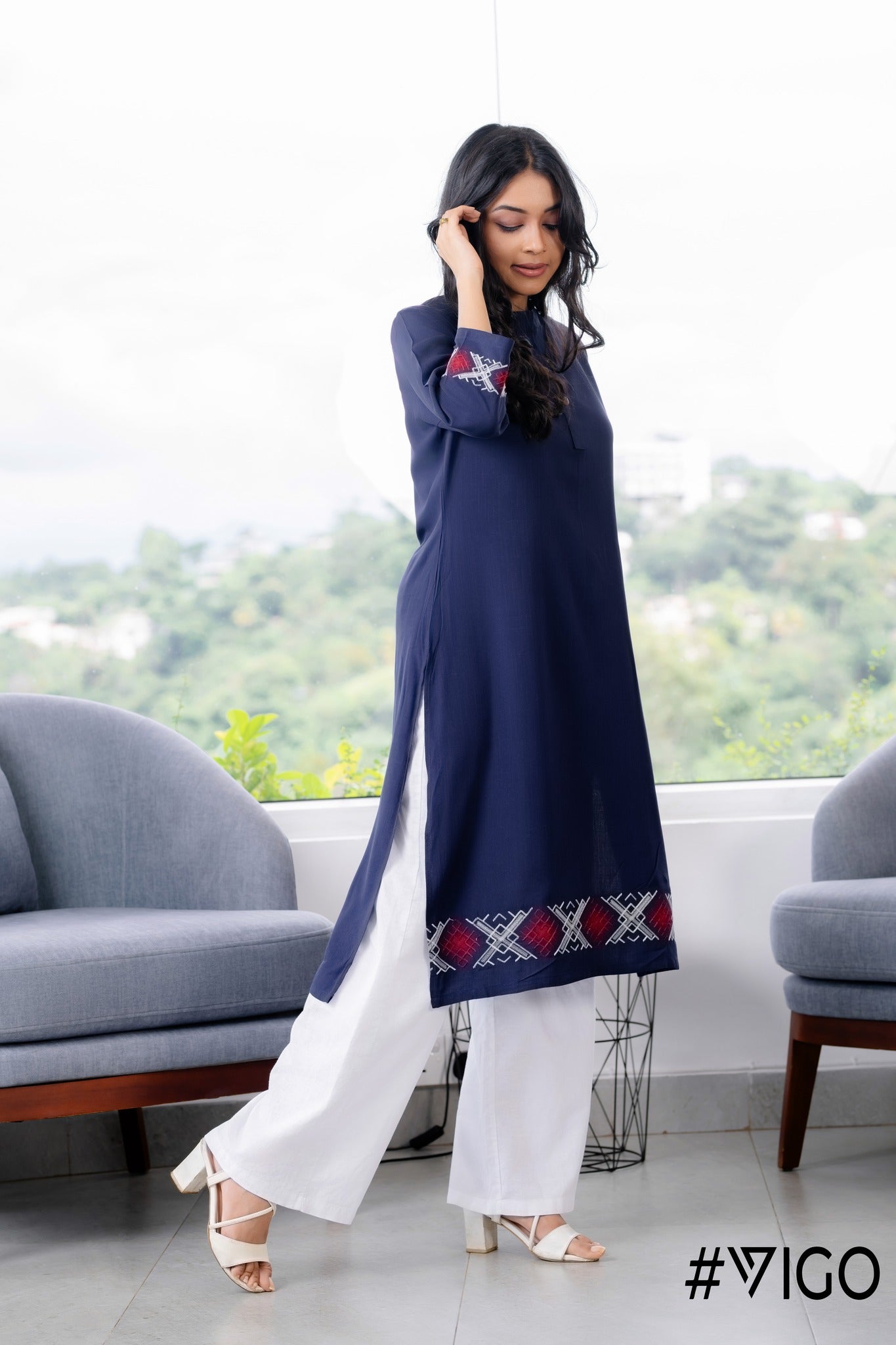 SPLENDID EMBROIDERY KURTI