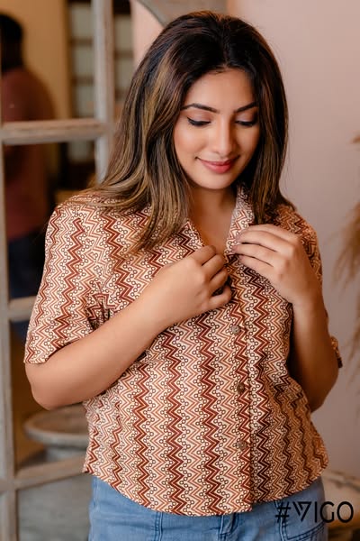 VERTICAL SANDYBROWN SHIRT