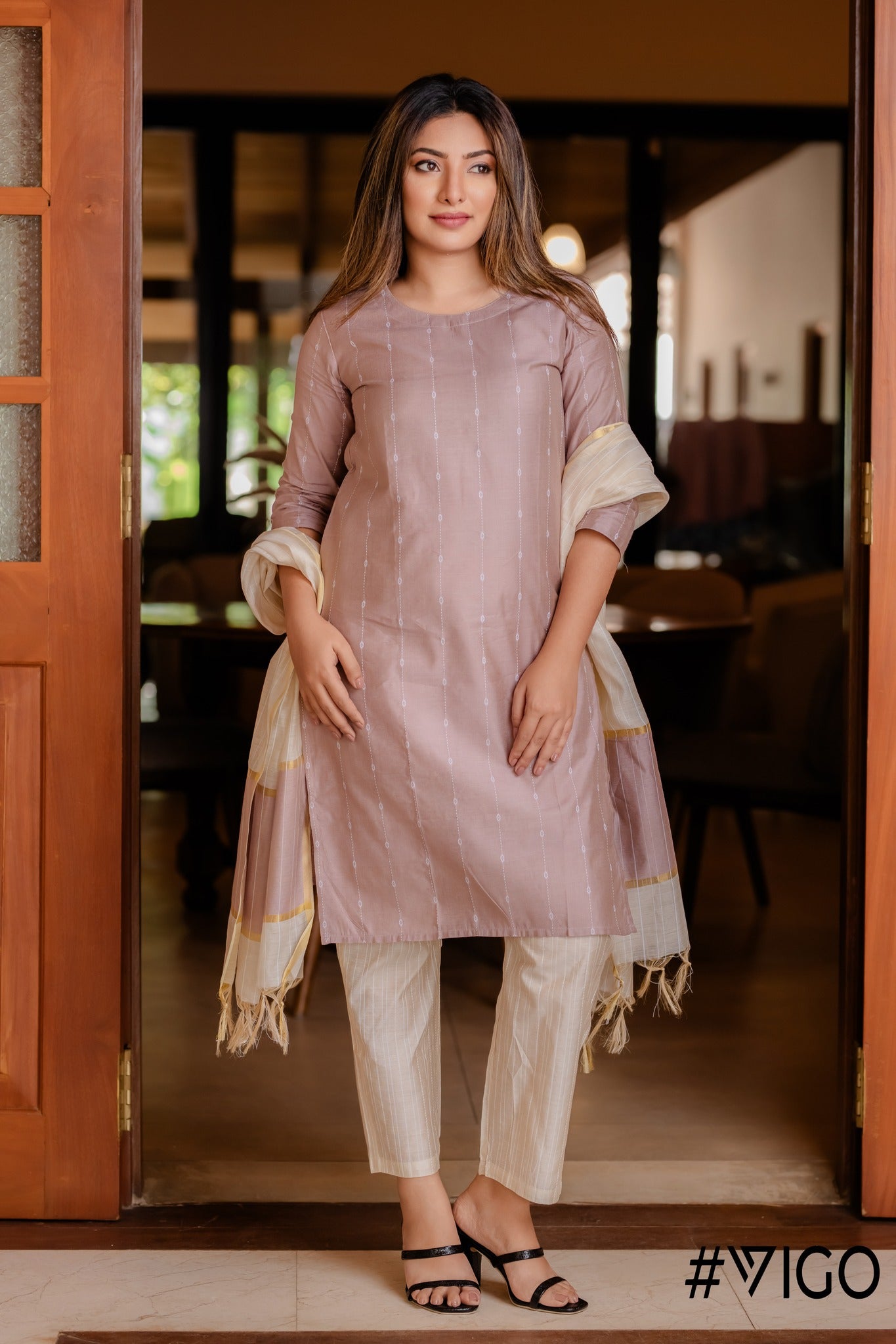 DUSTY ROSE BLEND  KURTA - PANT & DUPATTA