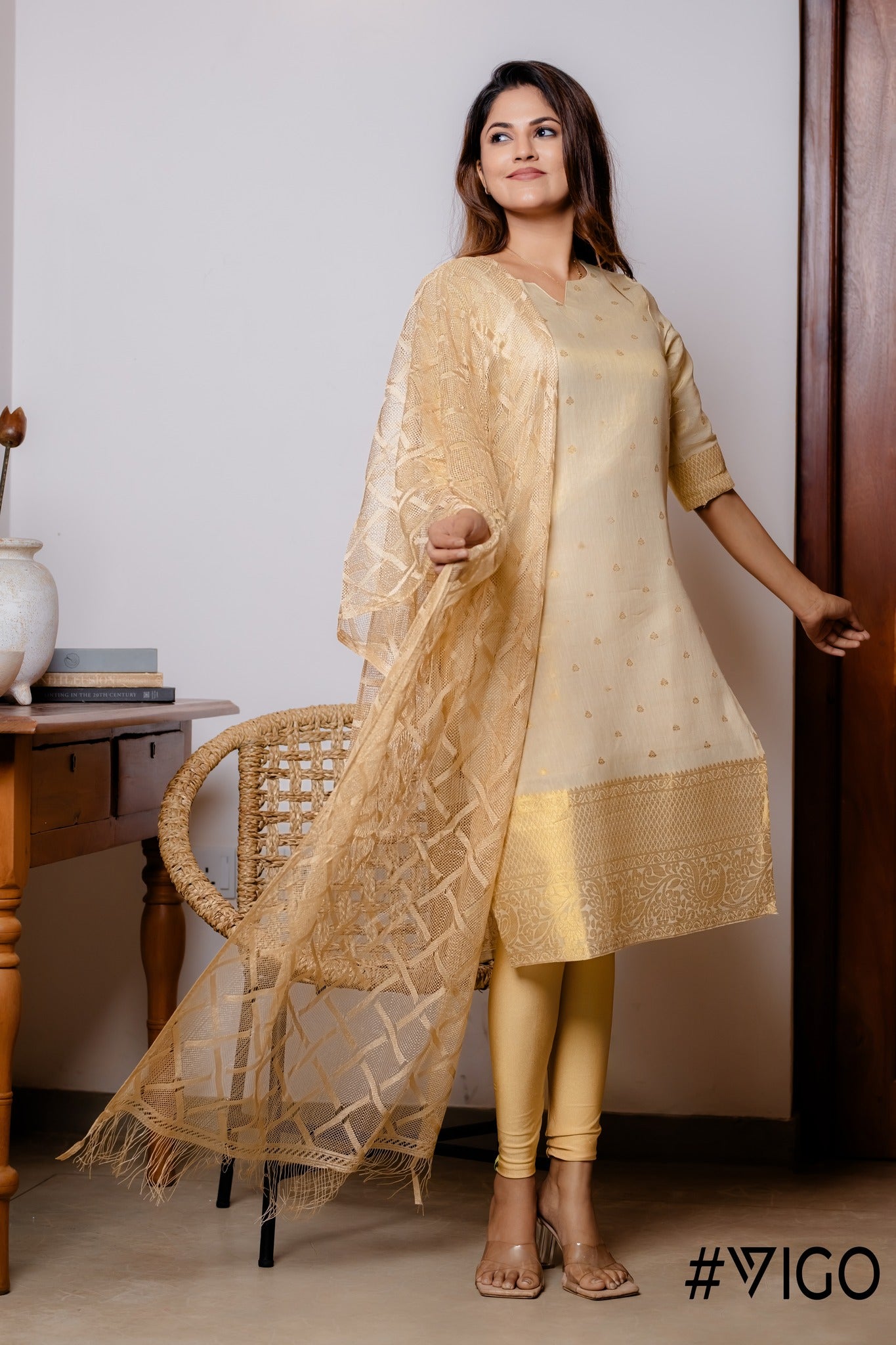 GOLDEN AURA ETHNIC SET