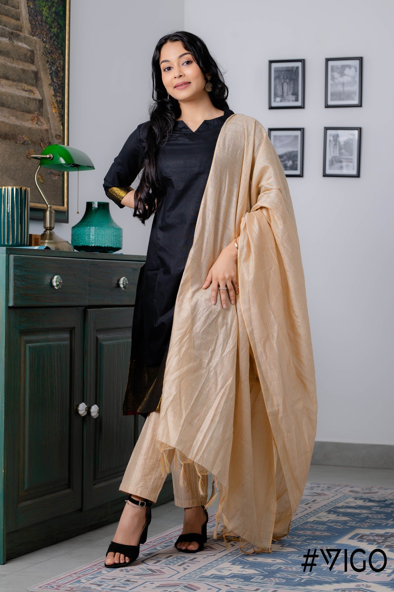 BLACK AURA ETHNIC KURTA SET