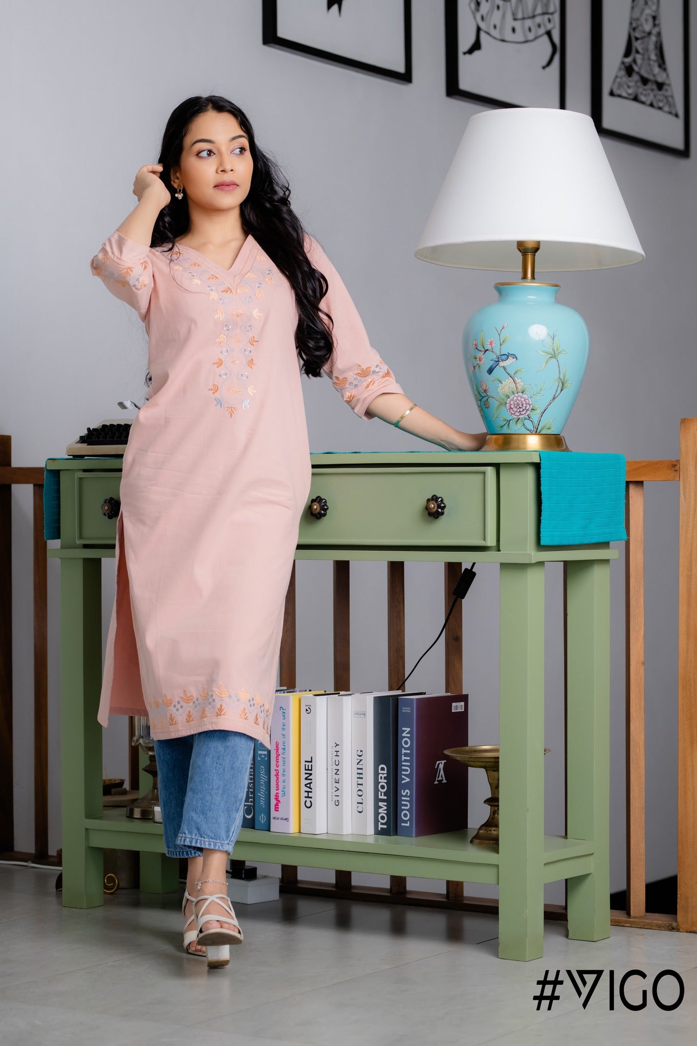 ELEGANT ETHOS EMBROIDERY KURTA