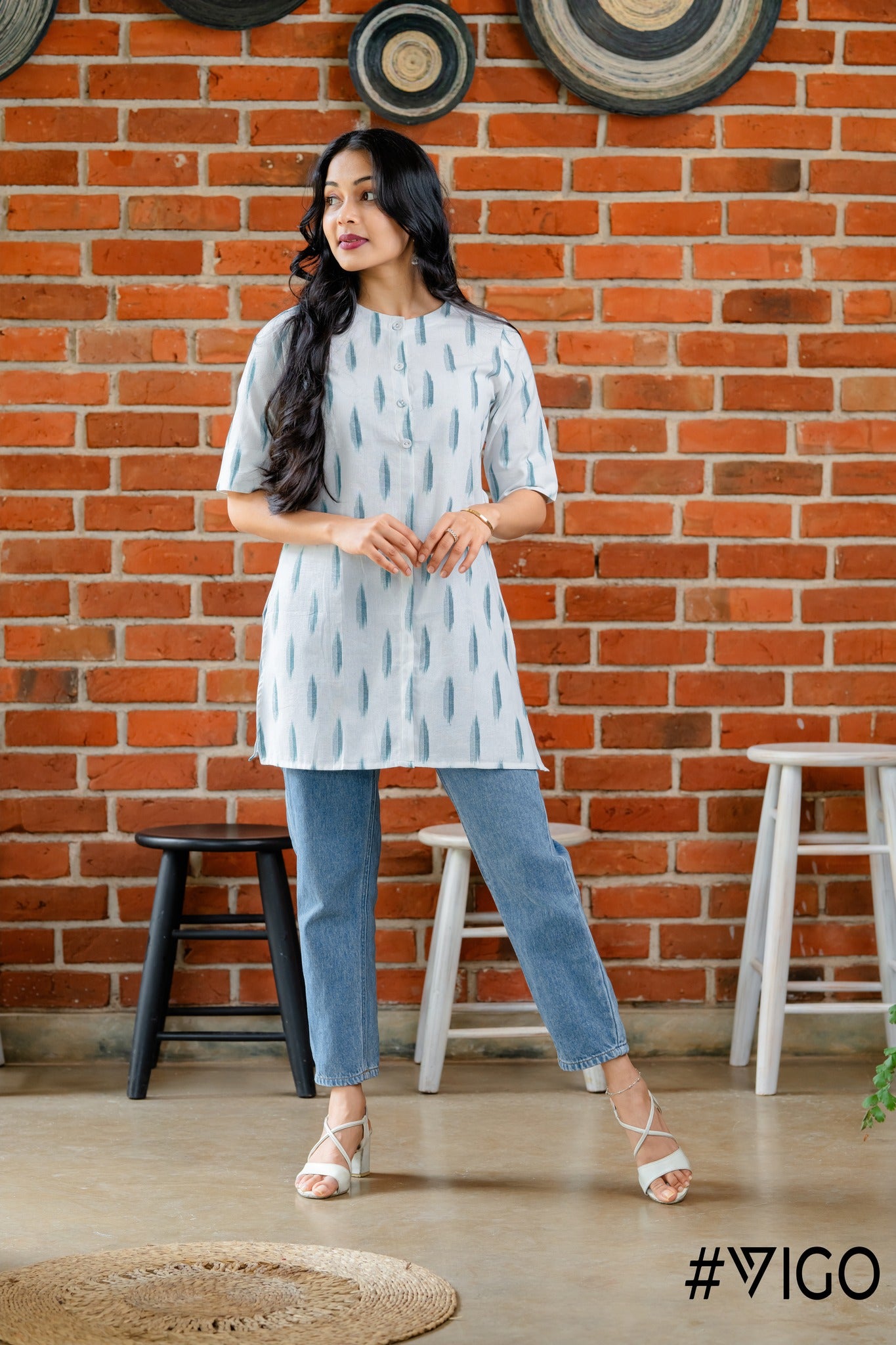 IKAT CLASSIC OFF WHITE SHORT KURTA