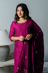 VIGO AARI WORK KURUTHA SET