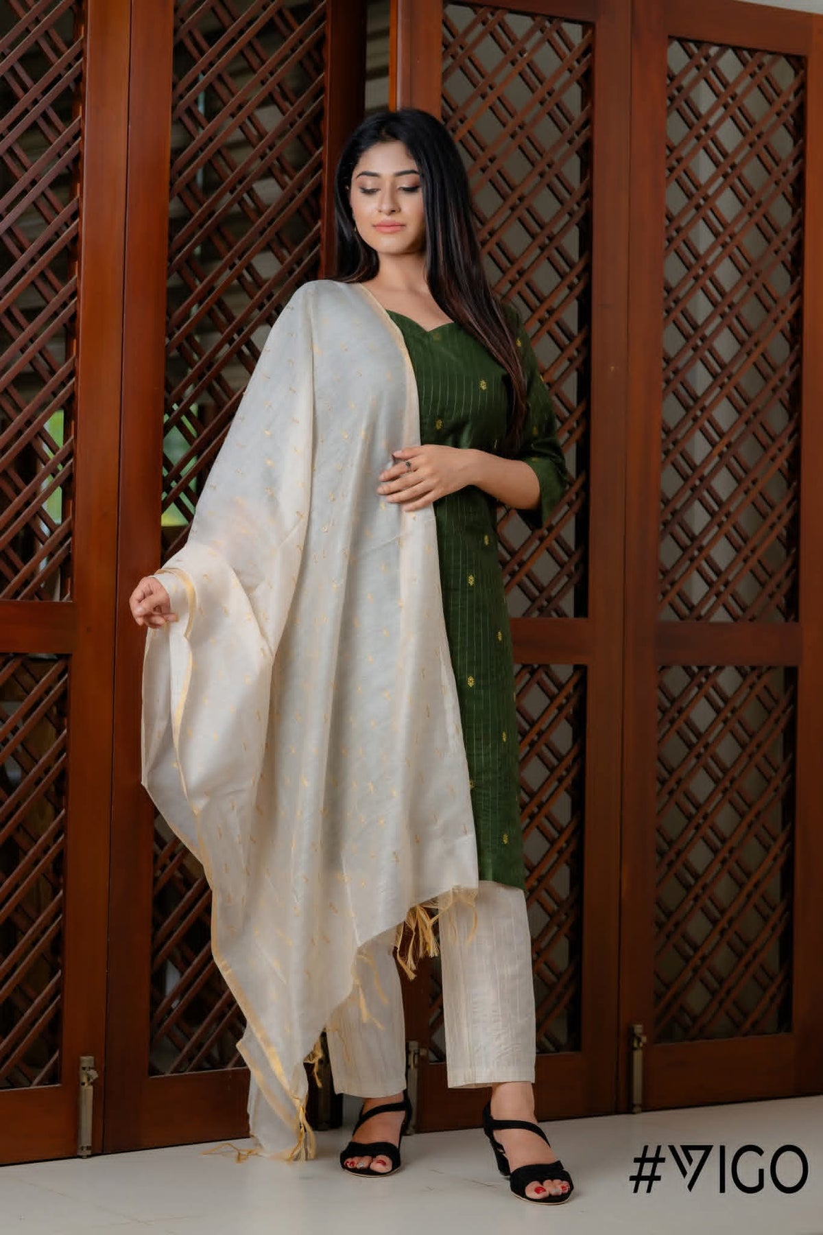 VIGO EVERYDAY ELEGANCE DARK GREEN KURTA SET